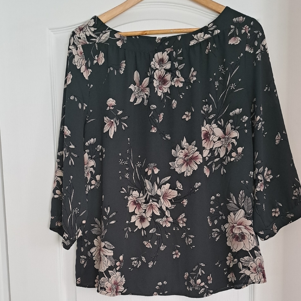 Reitmans Green Floral Blouse